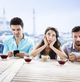 INFOGRAPHIC -- Generation Y’s ambiguous relationship with the digital world