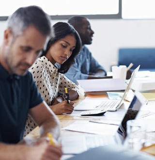 Board gender diversity and economic performance: Lessons from a controlled experiment